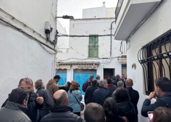 Según testigos, en la protesta participaron alrededor de 120 personas.