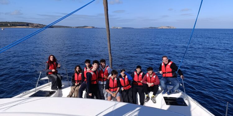 Alumnos de primer curso de bachillerato del instituto Quartó de Portmany.