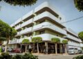 Fachada de un hotel de Sant Antoni.