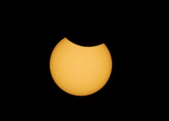 Imagen del eclipse tomada esta misma mañana. FOTOS: Paco Natera