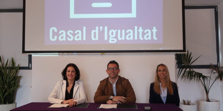 El acuerdo, financiado con una aportación de 100.000 euros, refuerza la cooperación entre ambas instituciones.