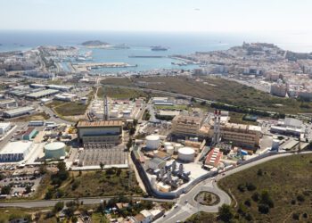 Vista aérea de la central eléctrica de Gesa en Ibiza.