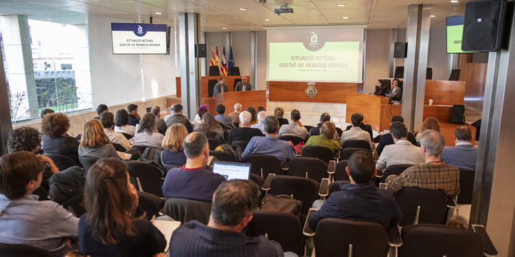 Administraciones, entidades y ciudadanía, hoy en el Consell de Ibiza. Foto: Consell de Ibiza