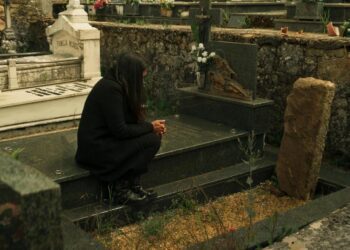 Un fotograma de 'Suerte de pinos' de Lorena Muñoz.