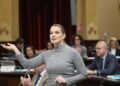 La presidenta del Govern, en un pleno del Parlament. EFE