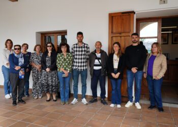 Santa Eulària guarda un minuto de silencio por el fallecimiento del Papa Francisco. Foto: Ayto Santa Eulària