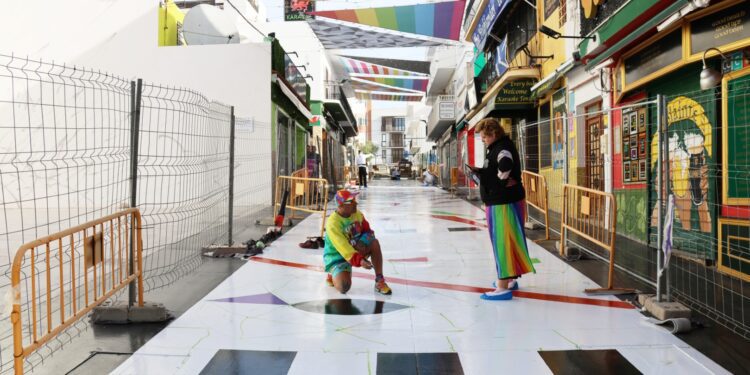 Obra de Okuda en Sant Antoni.