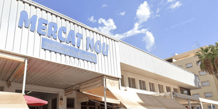 Fachada del Mercat Nou.