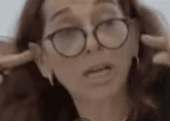 Paula Salsoso en el vídeo viral de su intervención en el pleno de Santa Eulària.