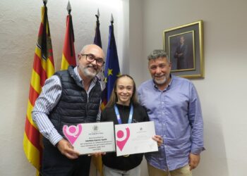 La joven deportista del Club Deportivo Hema fue recibida en el Ayuntamiento.