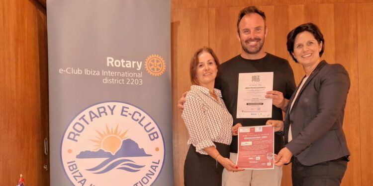 La presentación ha tenido lugar esta mañana en Ebusus. Foto. Rotary