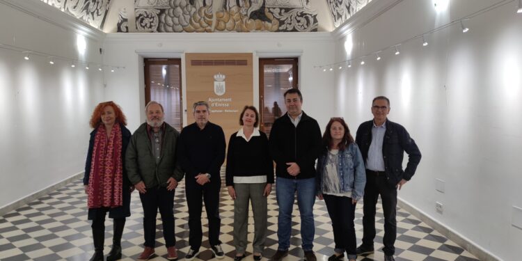 La presentación ha tenido lugar esta mañana en la Sala Capitular de l'Ajuntament d'Eivissa.