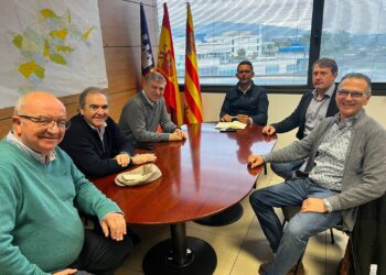 Reunión de representantes del Club Náutico con el alcalde de Ibiza, Rafa Triguero.