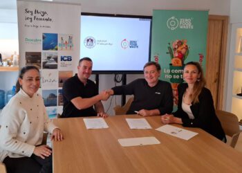 Fomento del Turismo de la isla de Ibiza y Herbusa han firmado esta mañana el convenio de adhesión al proyecto Zero Food Waste®