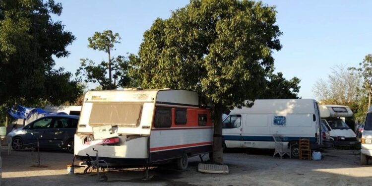 Asentamiento ilegal de Es Gorg, lleno de caravanas y vehículos en los que viven de manera estable decenas de personas. Fotos Policía Local de Ibiza