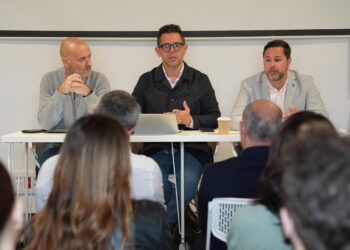 Triguero, Grivé y Sousa comparecen ante los medios, hoy.  Foto: Ayto Ibiza