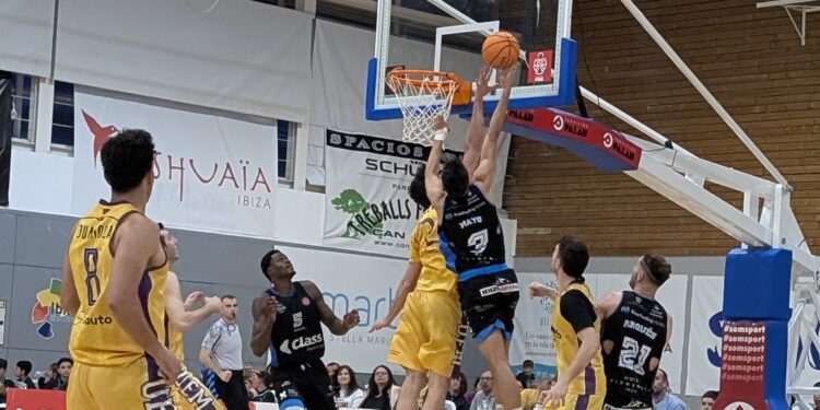 Los jugadores del Sant Antoni, en una imagen de archivo. Foto: Bàsquet Sant Antoni