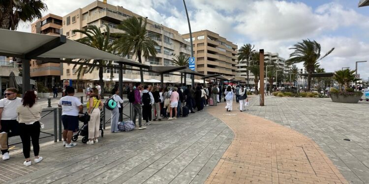 Turistas en Ibiza en 2025