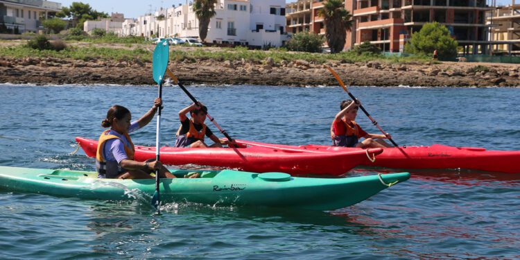 Unos niños durante una edición anterior de los cursos de verano.