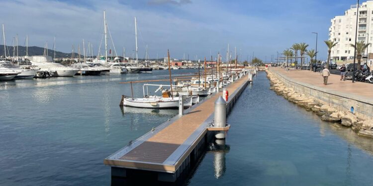 Finalizadas las obras de renovación de los pantalanes del puerto de Sant Antoni