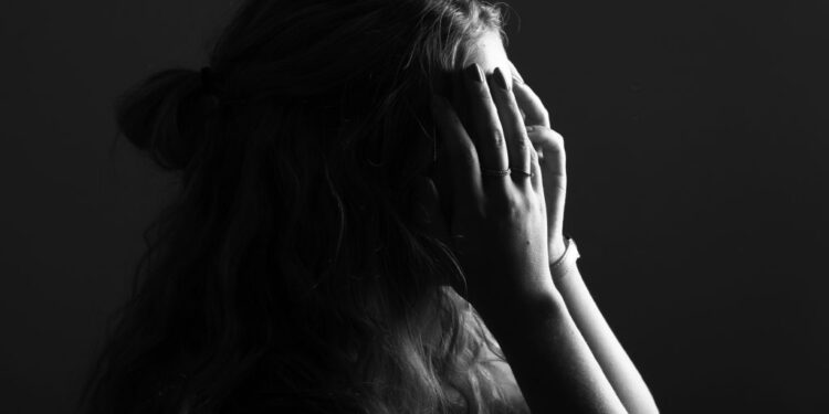 El Teléfono de la Esperanza de Baleares (971 46 11 12) abrió un nuevo canal en junio del año pasado, Foto: IStock