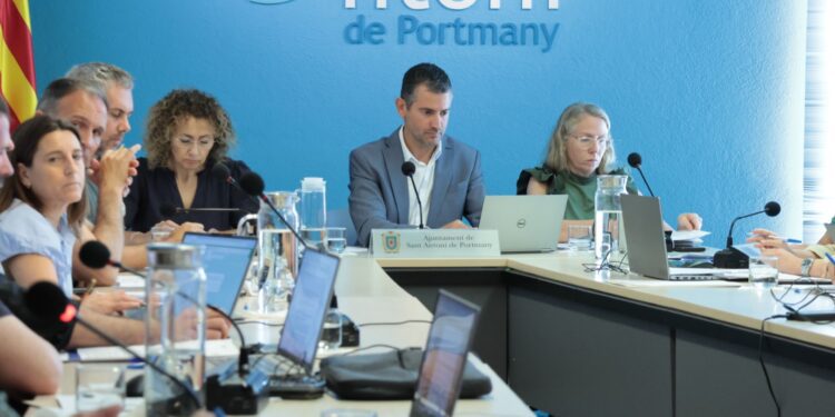 Imagen de archivo de un pleno del Ayuntamiento de Sant Antoni.