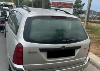 Imagen de uno de los taxis pirata interceptados por la Policía Local de Sant Josep.