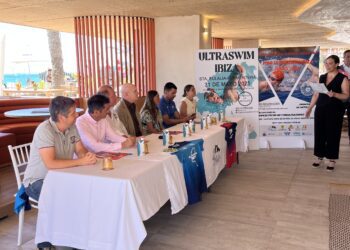 La prueba principal y la Mini Ultraswim reunirán a nadadores de cinco países.