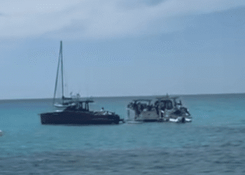 Los barcos en Cala Saona que celebraron una fiesta a bordo con música a alto volumen. Imagen RàdioIlla