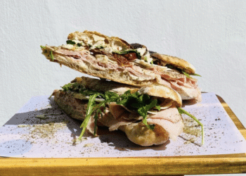 El bocadillo 'Mar y tierra' de Can Gourmet de Ibiza en una imagen del certámen.