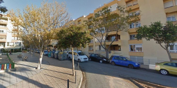 Los hechos han sucedido cerca del parque infantil de la calle Galicia del barrio de Ses Figueretes de Ibiza ciudad.
