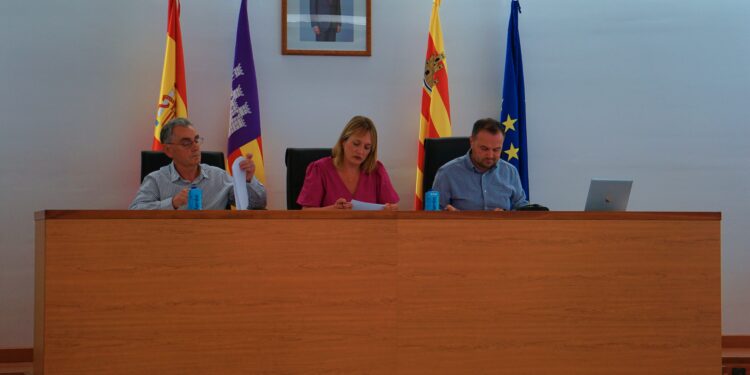 Imagen de archivo de un pleno municipal en Sant Joan.