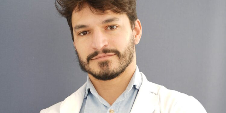 Eduardo Varas, Jefe del servicio de Dermatología de la Clínica Vila Parc.