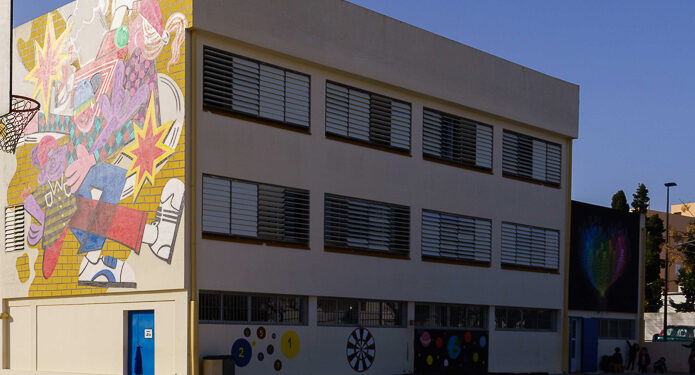 Fachada del IES Sa Blanca Dona de Ibiza.