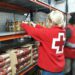 Imagen de archivo de una voluntaria de Cruz Roja.