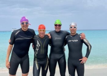 El reto solidario, impulsado por el club La Tribu Triatlón, podrá seguirse en directo este domingo a través de un enlace en línea.