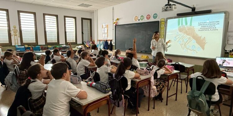 Carmen Rodríguez, en una de sus sesiones en colegios.