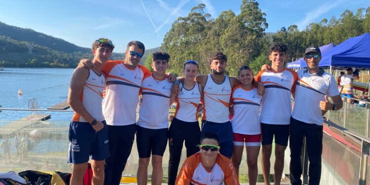 El equipo del Club Nàutic Sant Antoni logra una destacada actuación en la cita nacional celebrada en Galicia.
