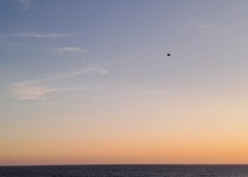 Imagen de archivo de una puesta de sol en Ibiza.