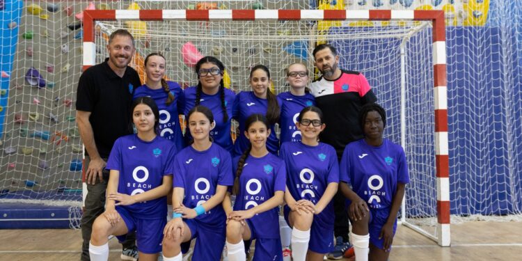 Una foto de equipo UD Isleñas de esta temporada.