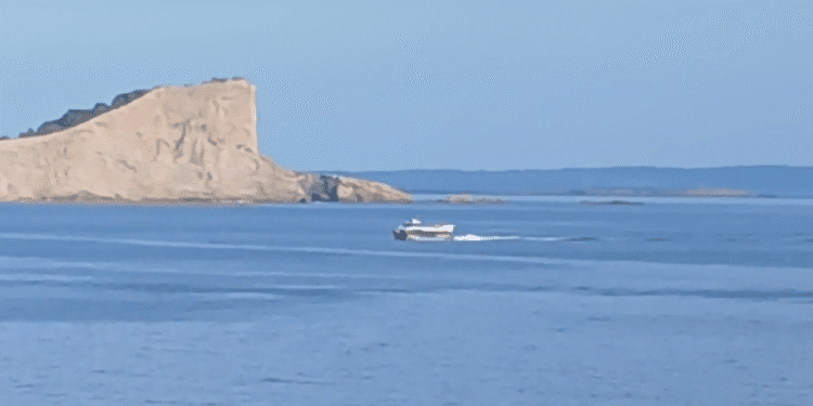 Imagen de la embarcación facilitada a noudiari.