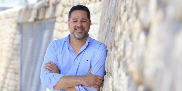 Rubén Sousa en la Platgeta de sa Punta, en es Viver. Fotos Paco Natera.