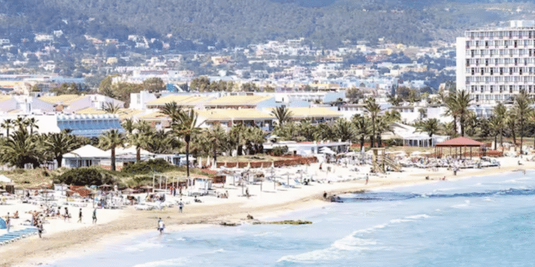 Vista general de Platja d'en Bossa. TUI