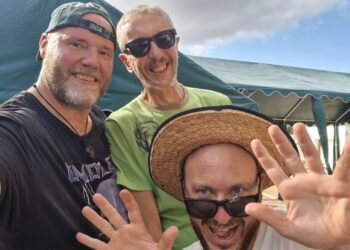 Recuperar objetos, valores y conciencia: Christian, Marco, BigRich trabajan en el sueño del Centro de Recuperación Creativa en Ibiza.