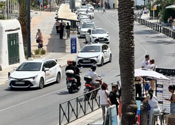 Parada de taxis de la avenida de Santa Eulària.