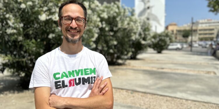 Pau Kokura, portavoz de la plataforma Canviem el rumb, que ha organizado en Ibiza y Formentera la manifestación 'Pel dret a una vida digna' el 15 de junio. Foto Noudiari.es