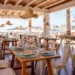 Terraza del restaurante Illa des Canar, pegada al mar y con unas vistas que ofrecen paz y tranquilidad