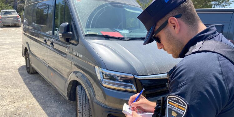 Control de caravanas en la zona de Sant Joan.