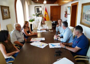 Un momento de la reunión mantenida en el ayuntamiento.
