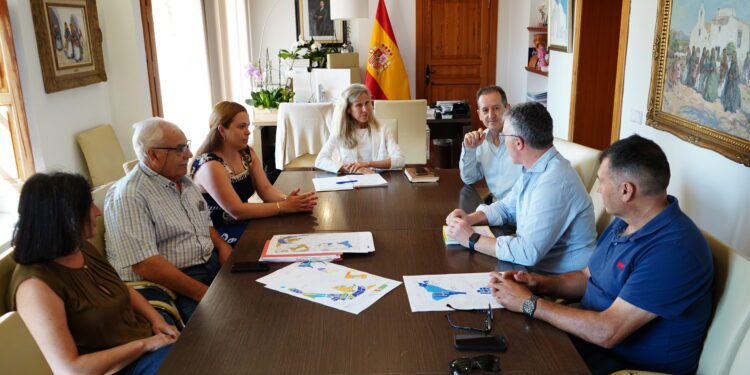 Un momento de la reunión mantenida en el ayuntamiento.
